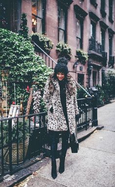 How To Pack For A Long Winter Week in New York City The Sweetest New York Winter Fashion, New York Winter Outfit, Vinter Mode Outfits, Cold Weather Outfits Winter, Nyc Winter Outfits, Street Style New York, Winter Mode Outfits, Nyc Winter, New York Outfit