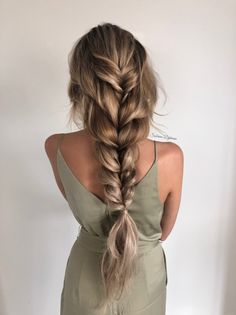 Boho Braided Hairstyles, Romantic Braid, Fishtail Braids, Boho Hairstyle, Fishtail Braid, Peinados Fáciles Para Cabello Corto, Chic Hairstyles, Braided Hairstyles For Wedding, Brown Blonde Hair