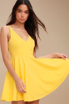 Yellow Bridesmaid & Cocktail Dresses under $100 at Lulus.com Cute Yellow Dresses, Cocktail Dress Yellow, Stretch Knit Dress, Dresses Casual Fall, Lulus Dresses, Grad Dresses, Lulu Dresses, Dresses For Teens, Junior Dresses