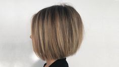 Straight Medium Length Bob Carre Haircut, Bob Inspiration, Medium Bob Haircuts, 5 Hairstyles, Blonde Balayage Bob, Stacked Bob Haircut