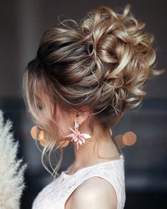 30  Swept Back Wedding Hairstyles for Every Bride's Dream Look Greasy Hair, Bridal Hair Updo, Long Hair Wedding Styles, Cute Hairstyles For Medium Hair, Trendy Wedding Hairstyles, Medium Hairstyles