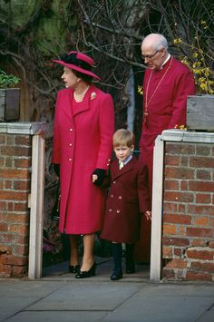 the queen and prince of england with their son, prince george