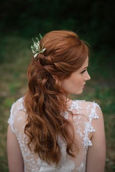 Redhead Braid, Wedding Makeup Redhead, Fall Wedding Hairstyles, Wedding Makeup Tips, Easy Hairstyles For Medium Hair, Natural Redhead, Natural Wedding Makeup, Braids With Curls, Short Hair Styles Easy