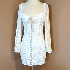 Princess Polly Long Sleeve Dress Nwot Sz6 [1079] Offwhite Color White Lace Long Sleeve Mini Dress, Fitted Off White Mini Dress With Lace Trim, White Fitted Lace Mini Dress, Fitted Off White Mini Dress For Brunch, Fitted Off-white Mini Dress For Brunch, Fitted Off White Lace Mini Dress, Fitted Off-white Lace Mini Dress, White Fitted Lined Dress, Dresses Princess Polly