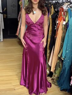 Beautiful fairytale dress🧚🏻✨ Serena Mtv, Mauve Prom Dress, Orange Formal Dresses, Long Ball Gown, Evening Dress Wedding, Prom Dresses Simple, Ball Gowns Evening, Fairytale Dress, Dress Jewelry