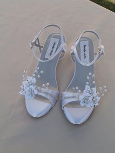 Kasut Pengantin, Sepatu Pump, Bridal Shoes Wedges, Wedge Wedding Shoes, Wedding Shoes Low Heel, Shoes Heels Classy, Low Shoes, Shoes Low