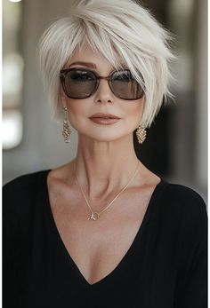 Micah Gianneli Hair, "bixie" Haircut, Asymetrical Haircut Edgy, Pixie Short Hairstyles, Asymmetrical Cut Hairstyles, Pixie Haircut With Bangs, Edgy Short Haircuts, Asymmetrical Pixie Cuts, Short White Hair