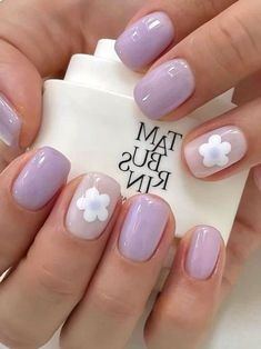 Lavender Spring Nail Designs, Simple Short Purple Nails, Cute Gel Nail Designs For Short Nails Purple, Lavender Natural Nails, Nail Gel Inspo Short, Short Purple Nails With Design, Purple Nails With White Flowers, Short Round Nails Purple, Nail Purple Pastel