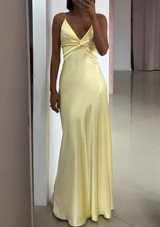 Dress Rental NZ - Dress Hire NZ Butter Yellow Prom Dress, Yellow Grad Dress, Dresses Oscars, Prom Dress Flowy, Classy Formal Dress, Yellow Prom Dresses, Yellow Prom Dress, Prom Dress Inspo, Dress Hire