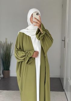 Classy Abaya Hijab Outfit, Hijab Fashion Abaya, Everyday Abaya Outfits, Hijab Outfit Abaya, Hijab Abaya Outfits, Hijab Abaya Style, Simple Abaya Designs Muslim, Eid Abaya Outfit