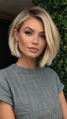 Hair Bangs And Layers, Hairstyles Short Bob, Short Blonde Bob, Latest Bob Hairstyles, Bangs And Layers, Bob Hairstyles Short, Trendy Bob, Short Blonde Bobs, Hairstyles Inspiration