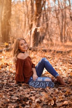 P I N T E R E S T: @jacquerosee :) Cute Senior Pictures, Senior Ideas, Fall Family Photo Outfits, Senior Photo Outfits, Fall Senior Pictures, Senior Picture Outfits, Senior Pictures Poses