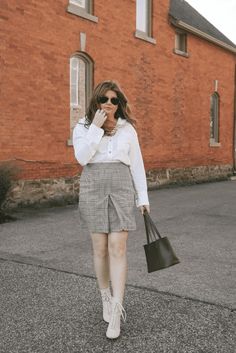 Line Skirt Outfit, Pleated Skirt Outfit Ideas, Skirt Outfits For Women, Mini A Line Skirt, A Line Skirt Outfits, Skirt Outfit Fall, Pleated Skirt Outfit