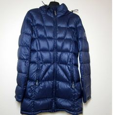 This Beautiful Calvin Klein Packable Lightweight Premium Down Navy Midi Coat Will Keep You Warm All Winter Long. -Premium Down -Lightweight -Packable -Navy -Mid Length -Extra Small -Hooded Like New Condition! Size Xs. Klein Blue, Womens Calvin Klein, Mid Length, Puffer, Calvin Klein, Color Blue, Jackets For Women, Jackets & Coats, Like New