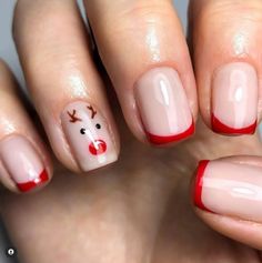 This year take your Christmas nail designs to another level by going for any of these reindeer nails. Christmas Nails Easy, Christmas Gel Nails, Simple Gel Nails, Pretty Nail Designs, Makijaż Smokey Eye, Cute Gel Nails, Short Acrylic Nails Designs, Festival Nails, Xmas Nails