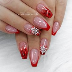 Celebrate the magic of Christmas with these festive nail art designs! 🌟 Whether you prefer classic red and green or want to experiment with glittery designs, explore these amazing ideas to elevate your holiday look! #NailDesigns #HolidayNails Red Sparkly Nails, Pink Glitter Nails, Gel Nail Art Designs, Sweater Nails, Winter Nail, Sparkly Nails, Gel Nail Designs