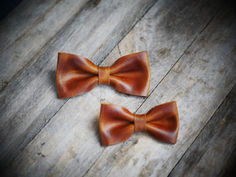 If you are searching for the perfect birthday gift ideas or wedding gift this leather men bow tie would be a great choice👌 It can be gifted for son, husband, dad or groomsmen, who love leather accessories for men. Brown Bow Tie For Father's Day Gift, Paper Anniversary Gift For Him, Husband Wedding Gift, Sentimental Wedding Gifts, Men Bow Tie, Leather Bow Tie, Paper Gifts Anniversary, Gifts For Fiance, Paper Anniversary