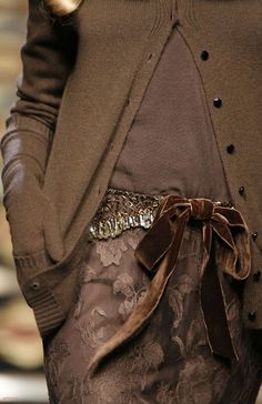 Brown Shade, Brown Velvet, Brown Fashion, Corsets, Street Styles, Look Fashion