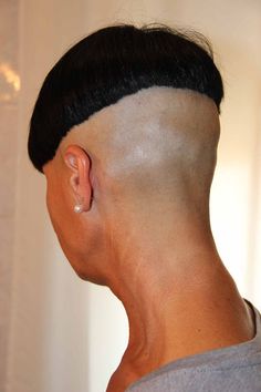 Buzzcut Woman, Bald Haircut, Buzz Cut Women, Bowl Haircuts, Shaved Head Women, Clipper Cut, Buzzed Hair, Nape Undercut, Shaved Undercut