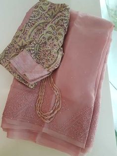 Kerala Saree Blouse Designs, Unique Party Ideas, Ideas For Fun, Saree Blouse Styles, Cotton Saree Blouse Designs, New Saree Blouse Designs, Kerala Saree, Cotton Saree Designs, Latest Saree