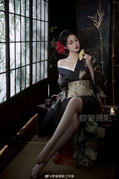 Lighting Mood, Period Fashion, Drawing Refrences, Dynamic Lighting, Japanese Women, Model Poses, Aesthetic Photography, Pose Reference