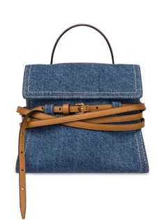 Moschino strap-detail Denim Tote Bag - Farfetch Bag Inspiration, Denim Purse, Denim Tote Bags, Denim Tote, Chanel 2, Iconic Bags, Denim Bag, Denim Details, Everyday Bag