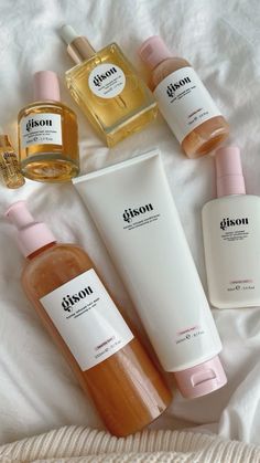 Gisou, pink wishlist, hair oil, beauty, skincare, hair mask, hair serum Gisou Fridge, Clean Girl Aesthetic Skincare, Aesthetic Skincare Products, Pink Wishlist, 90s Haircuts, Mask Hair, Best Hair Care Products, Sephora Skin Care