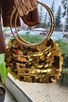 Our handmade bag is very useful and has a knit lining. The depth of the bag is 15 cm. The width of the bag is 22 cm. Handmade Fabric Bags, Gold Bag, Evening Handbag, Handmade Gold, Fabric Bags, Diy Bag, Handmade Bags, Antique Gold, Purses And Handbags