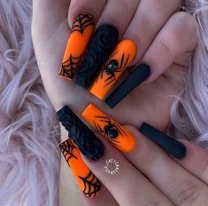 Black Halloween Nails, Halloween Nails Diy, Holloween Nails, Halloween Nails Easy, Halloween Acrylic Nails, Cute Halloween Nails, Orange Glow, Halloween Recipe, Wallpaper Halloween