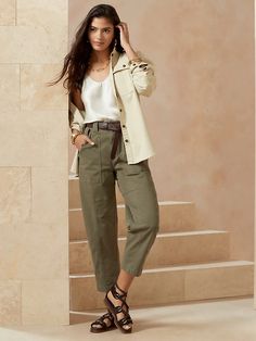 The Barrel Pant | Banana Republic Chinos Women Outfit, Banana Republic Outfits, Safari Outfits, Summer Pants Outfits, Cargo Pants Outfit, Green Olive, Colored Pants, Casual Work Outfits