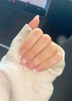 Neutral Nails For School, Nails Idea For School, Cute Summer Nails Ideas, Simple Nails Natural Nail, Back Go School Nails, Nail For School Natural, Back To School Nails Almond Shape, Simple Nails Back To School, School Nails Ideas For Teens