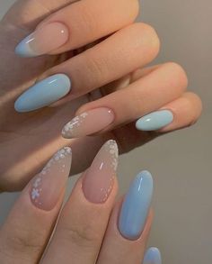 Almond Nails With Accent Nail, Simple Gel Nail Designs Almond, Hampton Nails, Almond Summer Nails Design, Alomd Nails Ideas, Almond Style Nails, Blue Acrylic Nails Almond, Line Design Nails, Blue Almond Acrylic Nails