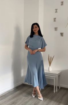 Negar & Nazanin Midi Modest Dresses, Feminine Modest Dresses, Decent Prom Dresses, Jw Meeting Outfits, Modest Wedding Guest Outfit, Bridal Shower Outfit For Bridesmaid, Elegant Modest Outfits, Modest Classy Dresses, Classy Modest Outfits