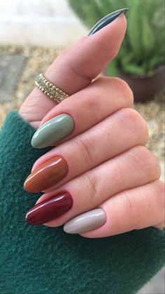 Gel Nails Multicolor, Matte Tip Nails, Fall Multicolor Nails, Simple And Cute Nails, Nails Ideas For Summer, Nail Color Palette, Cute Nails Ideas