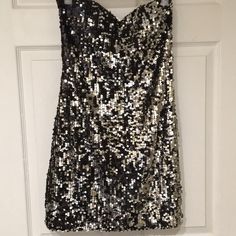 Sz M Strapless Pull On Sequined Mini Dress With Built In Padded, Non Slip Bra. Fully Lined. Black And Silver Sequins. Very Stretchy. Bust Stretches To 18” And Length Measures 25.25” From Bust. New Condition. Sequined Mini Dress, Sparkly Mini Dress, Sequin Mini Dress, Silver Sequin, Black And Silver, Black Silver, Strapless Dress, Sequin, Mini Dress