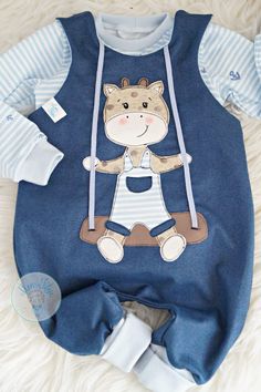 Kids Fashion Wear, Baby Born Clothes, Diy Baby Clothes, Minimalist Baby, Baby Garments, Newborn Girl Outfits, Baby Frocks Designs, Baby Boy Romper