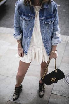 Chloe Boots Outfit, Style Dr Martens, Dresses For Apple Shape, Maxi Skirt Dress, Summer Street, Oversized Denim Jacket, Lifestyle Inspiration, Pinterest Fashion