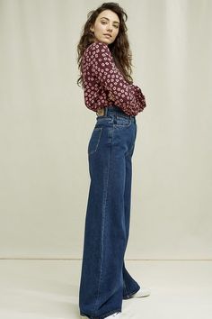 15 Types of Pants that Women Must-Have in Their Wardrobes Wide Leg Jeans Outfit, Sustainable Denim, People Tree, High Rise Wide Leg Jeans, Outfit Trends, Conscious Fashion, Loose Jeans, Denim Style, Type Of Pants