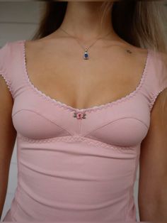 handmade pink babydoll / baby tee top by yanas. #fashion #outfitideas #outfitinspo #y2k #style #supermodel #sewing #cottagecore #coquette #clothing #tops #girlygirl #dainty #handmade #lace #fairycore #dainty #princess #sustainablefashion #cowgirl Sewing Cottagecore, Dainty Outfit, Pink Babydoll Top, Soft Era, Swag Fits, Western Boots Outfit, Coquette Clothing, 2000s Party, Pink Lace Top