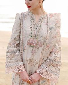 Dupatta Style, Lace Suit, Eid Dress, Dress Event, Silk Design