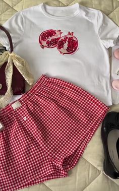 Cute Red Summer Sleepwear, Red Vintage Summer Shorts, Red Graphic Print Summer Shorts, Red Gingham Shorts, Playful Red Cotton Shorts, Chic Outfits Edgy, Smart Casual Women Outfits, Smart Casual Women, Preformance Outfits