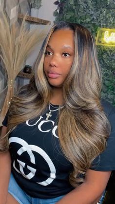 Hairstyles For Wavy Hair, Soft Highlights, Twisted Hair, Gorgeous Hairstyles, Long Hairstyle, Dark Roots Blonde Hair, Hair Volume, Beachy Vibes, Honey Blonde Hair