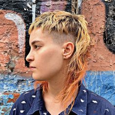 16 Best Mullet Haircut Styles in 2020 Fem Mullet, Skullet Haircut, Mullet Haircuts, Queer Hair, Short Mullet, Half Shaved Hair, Mohawks