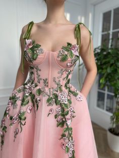 Pink Ivy Garden Dress - Teuta Matoshi Prom Dresses With Flowers, Dresses With Flowers, Flower Girl Dresses Country, Teuta Matoshi, Formal Ball Gown, Spaghetti Strap Prom Dress, Wedding Flower Girl Dresses, Garden Dress, Mode Inspiration