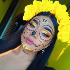 Simple Catrina Makeup, Catrina Aesthetic, Dia Los Muertos Makeup, Black Halloween Makeup, Halloween Makeup Hacks, Catrina Makeup, Holloween Makeup, Creepy Halloween Makeup