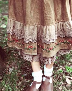 Embroidered Skirt Long, Layered Cottagecore Outfit, Cottage Core Clothing, Detail Couture, Baba Jaga, Cottagecore Clothes, Mori Kei