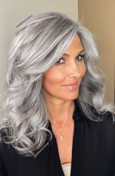 Grey Hair Wig, Long Silver Hair, Κούρεμα Bob, Grey Hair Styles For Women, Silver Hair Color, Silver Grey Hair