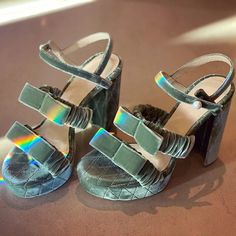 null Green Platform, Velvet Heels, Velvet Shoes, Chunky Sandals, Cross Straps, Pump Sandals, Strappy Sandals, Platform Shoes, Handmade Shoes