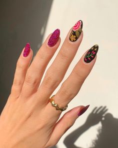 Dark Nail Art, Colorful Nail, Dark Mode, Funky Nails, Cool Nail Designs, Floral Nails, Chic Nails, Nail Polishes, Gorgeous Nails