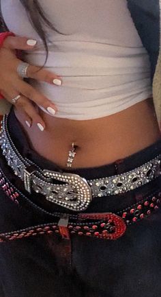 Rhinestone Belt Outfit, Studded Belt Outfit, Belts Aesthetic, Studded Belts, Sparkly Belts, Bling Belt, Jeans Western, Belt For Jeans, Y2k Belt